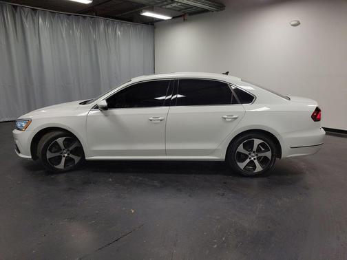 2018 Volkswagen Passat 2.0T SE