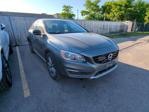Osmium Grey Metallic 2016 Volvo S60 Cross Country T5 Platinum
