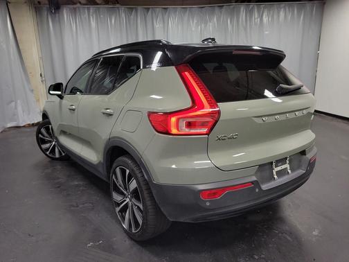 2021 Volvo XC40 Recharge Pure Electric P8