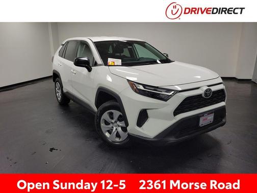 Ice 2023 Toyota RAV4 LE