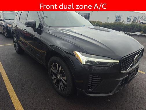 2024 Volvo XC60 Recharge Plug-In Hybrid T8 Core Dark Theme