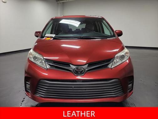 2020 Toyota Sienna XLE