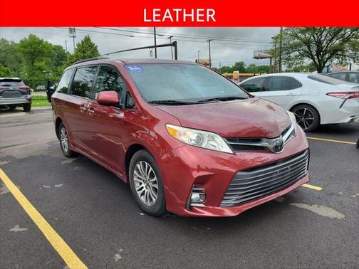 2020 Toyota Sienna XLE