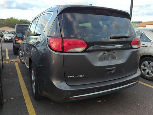 2018 Chrysler Pacifica Touring-L Plus