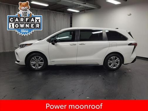 2021 Toyota Sienna XSE 7 Passenger