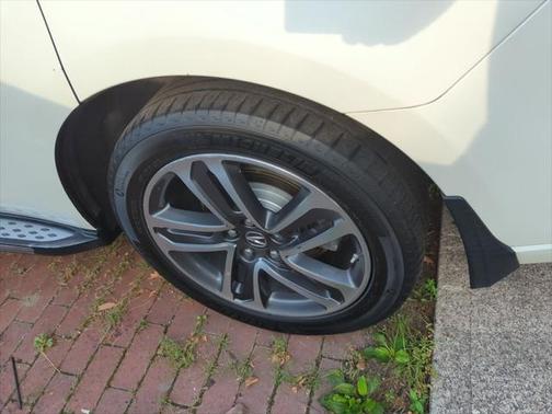 2017 Acura MDX Sport Hybrid w/Advance Package