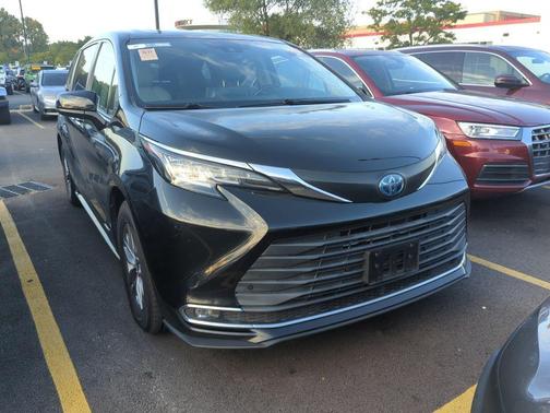 2021 Toyota Sienna XLE 7 Passenger