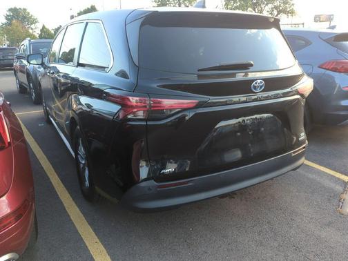 2021 Toyota Sienna XLE 7 Passenger