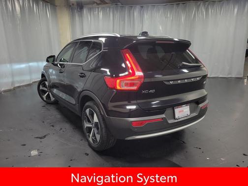2024 Volvo XC40 B5 Plus Bright Theme