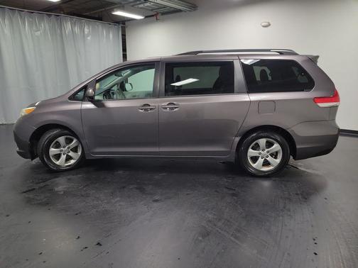 Predawn Gray Mica 2014 Toyota Sienna LE