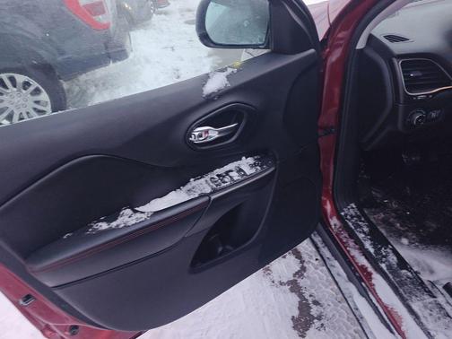 2020 Jeep Cherokee Trailhawk