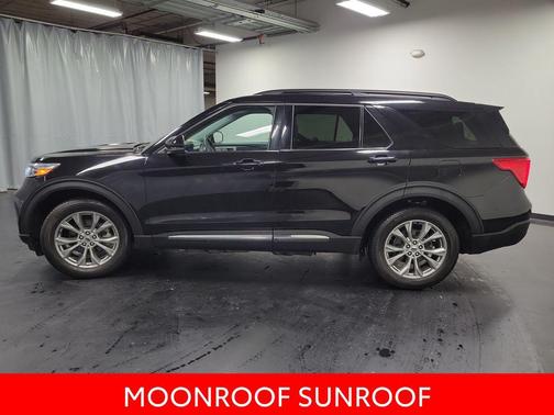 Black Metallic 2024 Ford Explorer XLT