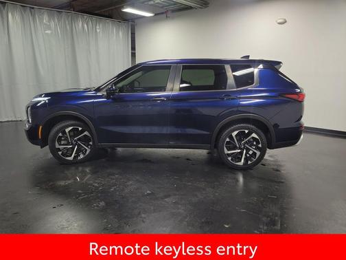 Cosmic Blue Metallic 2024 Mitsubishi Outlander SE S-AWC