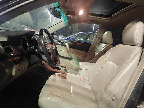 2012 Toyota Highlander SE