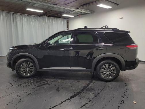 2022 Nissan Pathfinder SV 4WD