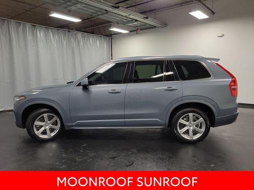 2021 Volvo XC90 T6 Momentum