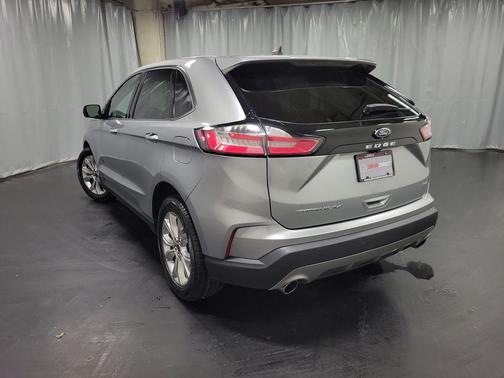 Iconic Silver Metallic 2023 Ford Edge Titanium