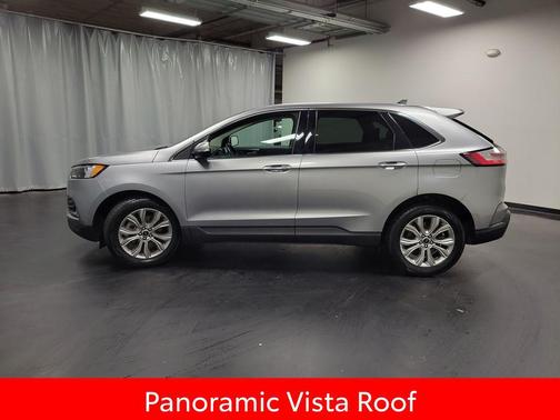 Iconic Silver Metallic 2023 Ford Edge Titanium