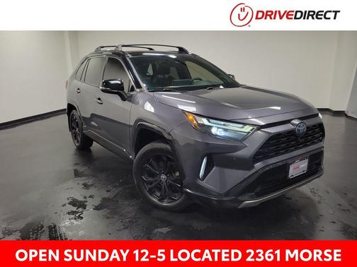 Blizzard Pearl/Midnight Black Metallic 2022 Toyota RAV4 Hybrid SE