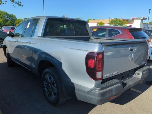 Lunar Silver Metallic 2018 Honda Ridgeline RTL-E