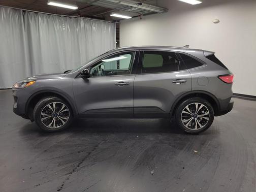 Carbonized Gray Metallic 2021 Ford Escape SE