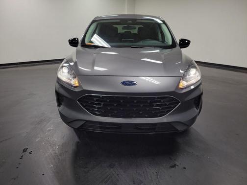 Carbonized Gray Metallic 2021 Ford Escape SE