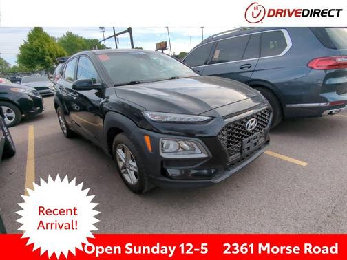 Ultra Black Pearl 2021 Hyundai KONA SE