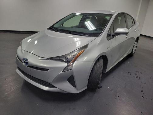 Classic Silver Metallic 2016 Toyota Prius Two