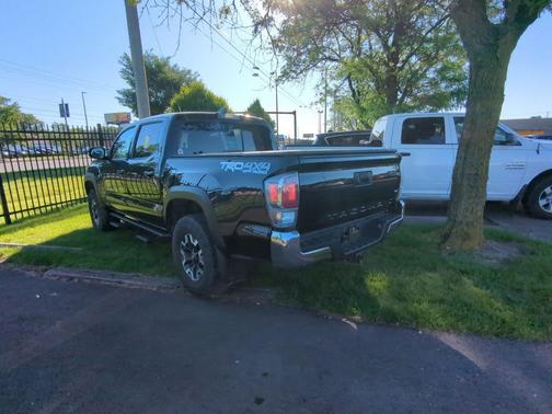 Midnight Black Metallic 2020 Toyota Tacoma TRD Sport