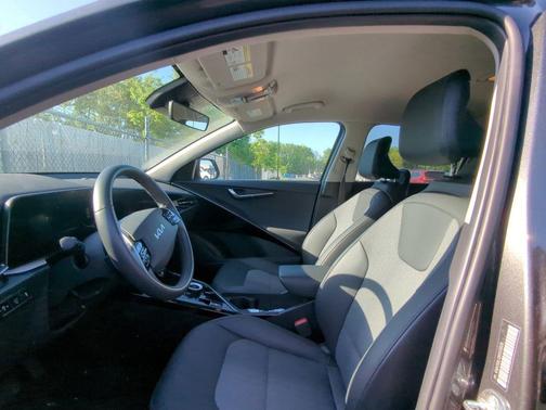 Graphite Gray 2024 Kia Niro EV Wind