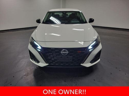 Glacier White 2024 Nissan Altima SR Intelligent AWD
