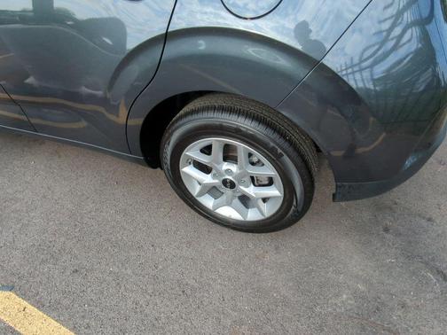 Gravity Gray 2025 Kia Soul LX