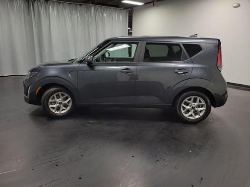 Gravity Gray 2025 Kia Soul LX