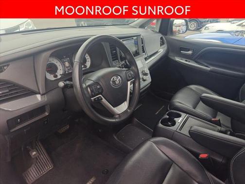 2015 Toyota Sienna SE