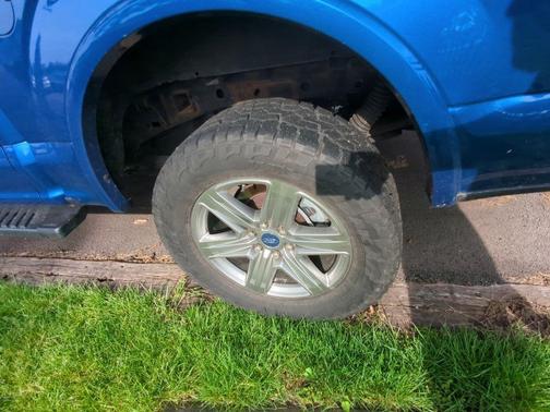 Lightning Blue 2017 Ford F-150 Lariat