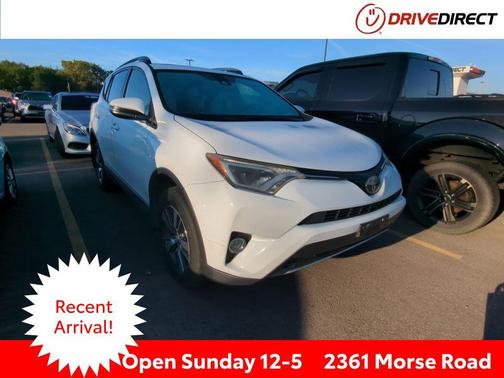 Super White 2018 Toyota RAV4 XLE