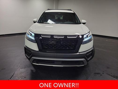 Glacier White 2024 Nissan Pathfinder Rock Creek 4WD