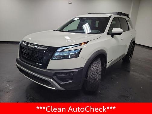 Glacier White 2024 Nissan Pathfinder Rock Creek 4WD