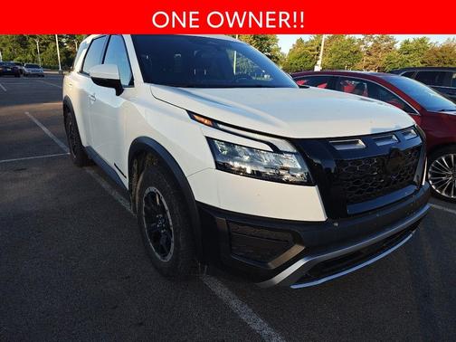 Glacier White 2024 Nissan Pathfinder Rock Creek 4WD