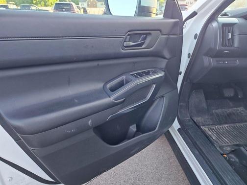 Glacier White 2024 Nissan Pathfinder Rock Creek 4WD