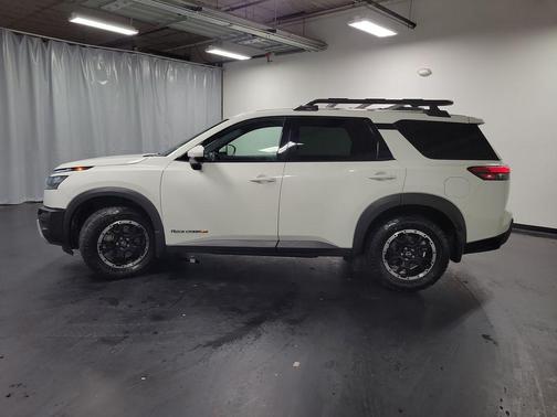 Glacier White 2024 Nissan Pathfinder Rock Creek 4WD
