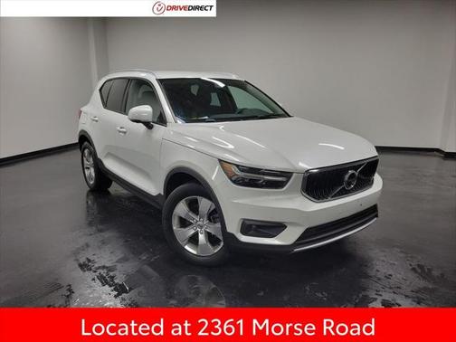 2021 Volvo XC40 T5 Momentum