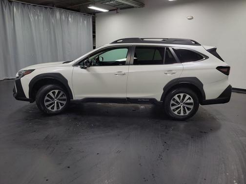 Crystal White Pearl 2023 Subaru Outback Premium