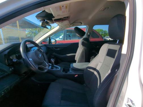 Crystal White Pearl 2023 Subaru Outback Premium