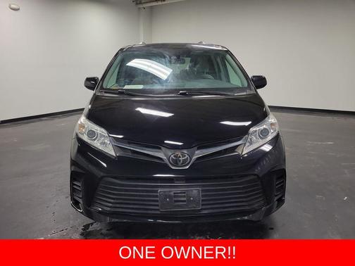 2019 Toyota Sienna LE