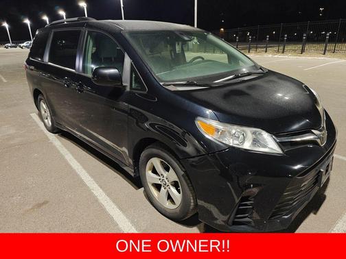 2019 Toyota Sienna LE