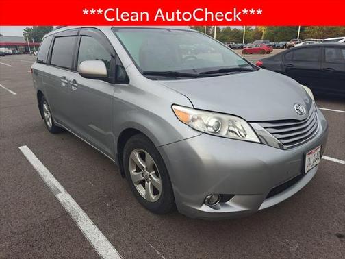 2015 Toyota Sienna LE