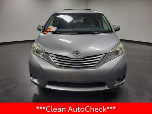 2015 Toyota Sienna LE