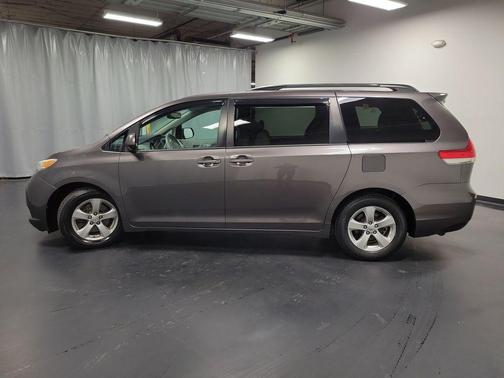 2013 Toyota Sienna LE