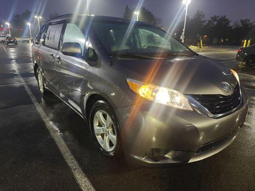 2013 Toyota Sienna LE